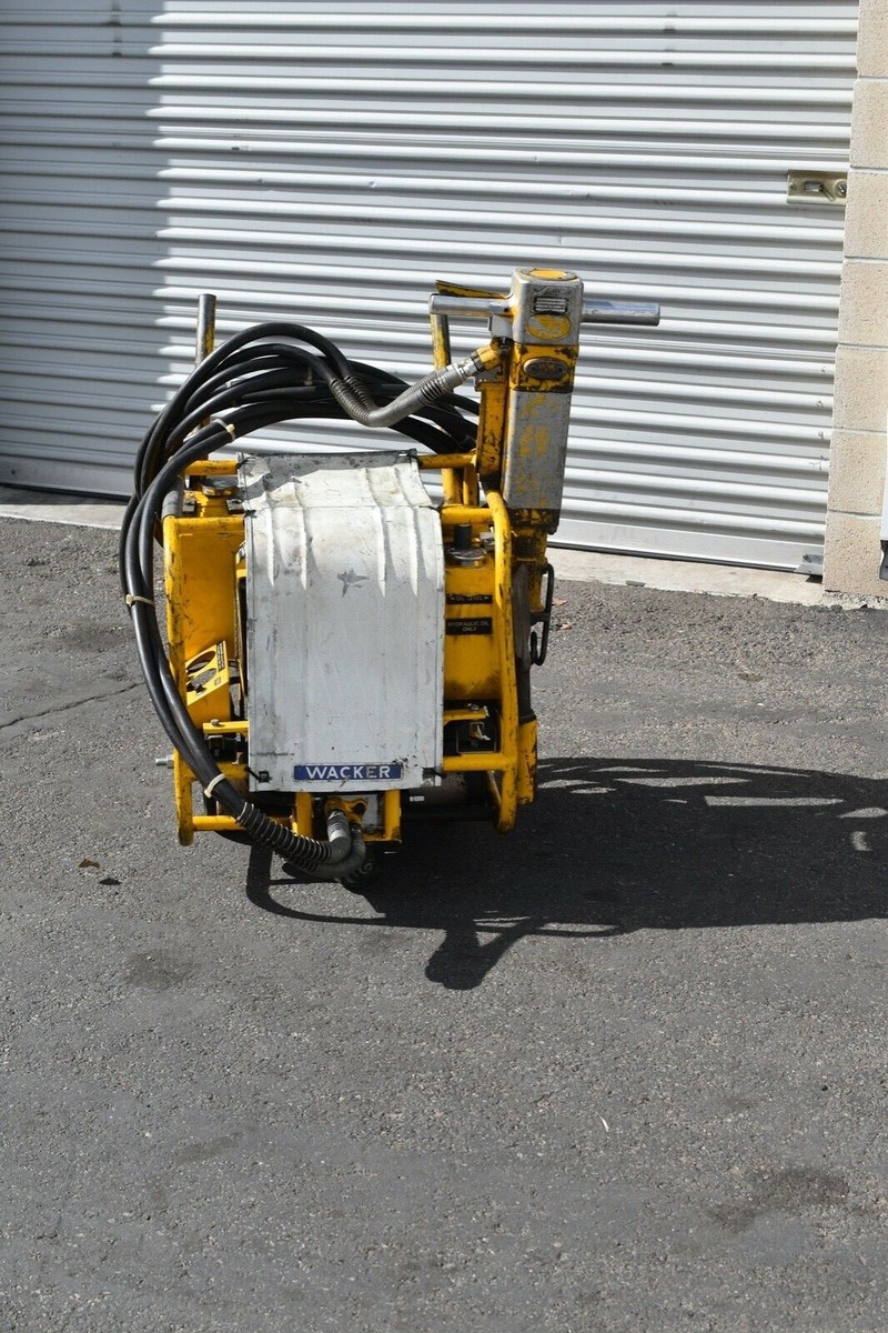 Wacker PPH16 hydraulic power unit and paving breaker jack hammer