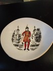STAFFORDSHIRE  ENGLAND QUEENSBERRY , BONE CHINA.BEEFEATER YEOMAN OF THE GUARD — photo 1