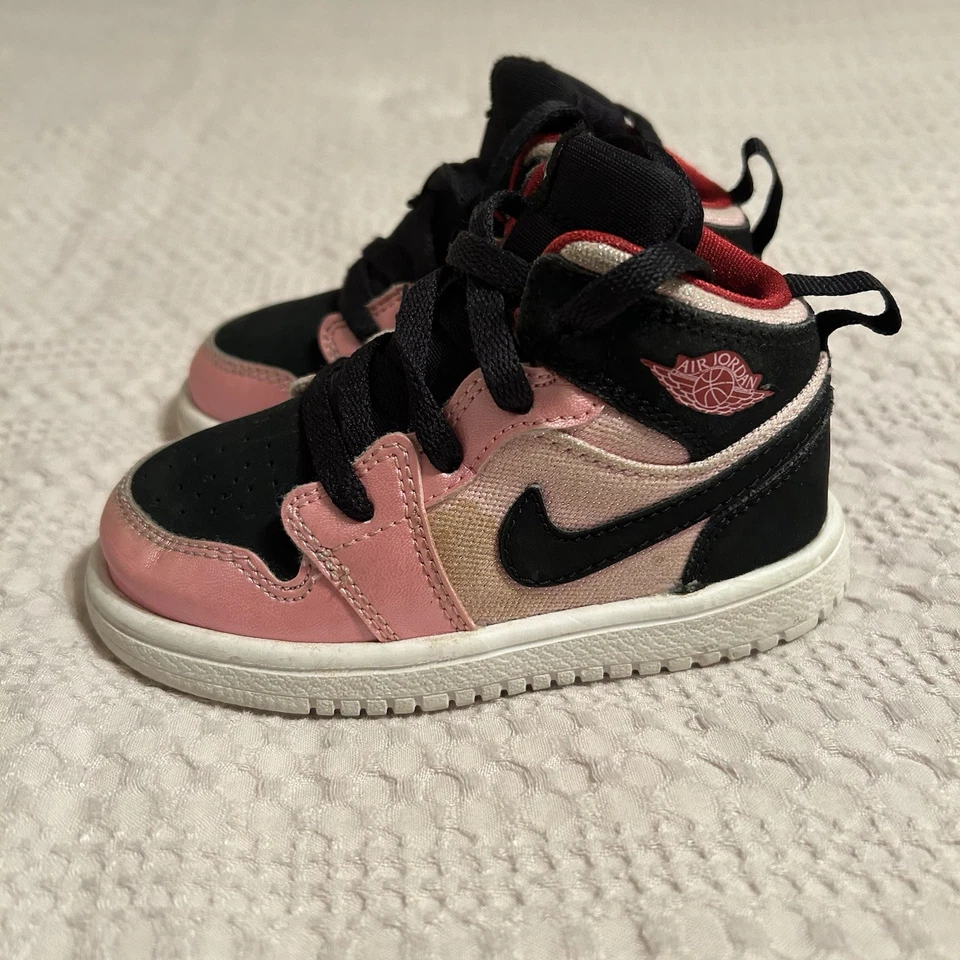 Tenis Nike Air Jordan para niñas pequeñas 5C Foto 3 de 4