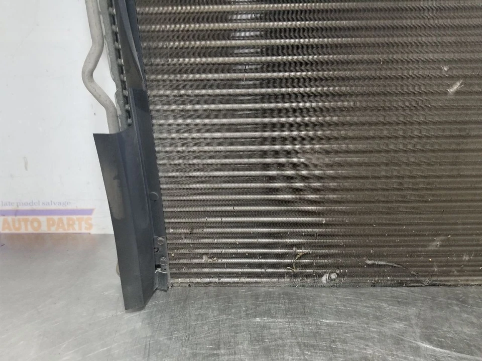 Lincoln Town Car Car Car Cartier 2003 condensador de aire acondicionado de 4,6 L  Foto 3 de 4