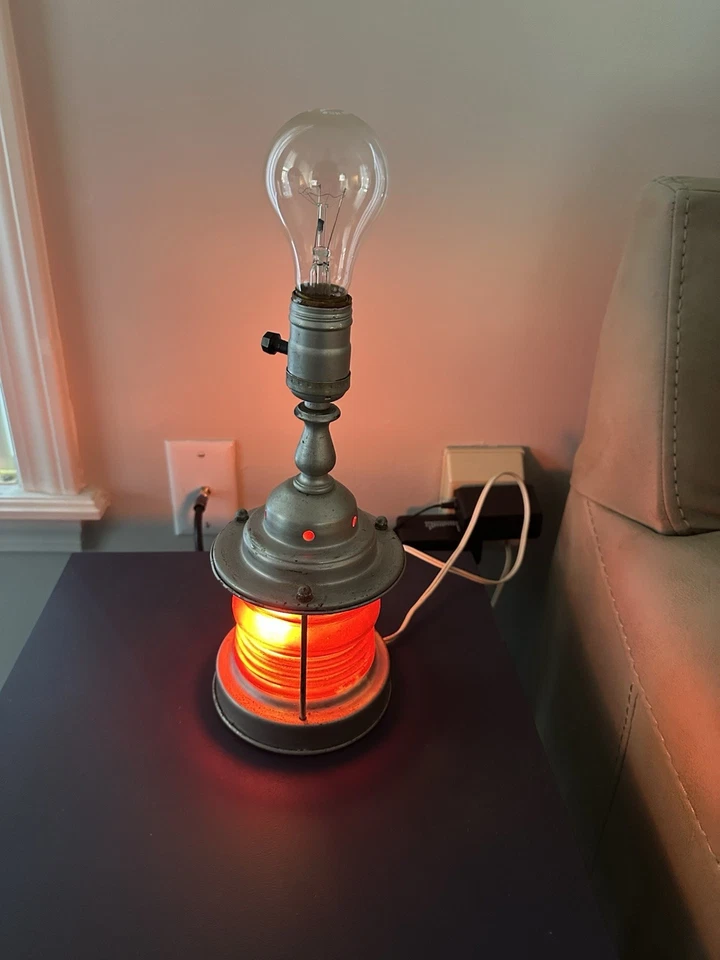 Lámpara de mesa eléctrica roja con luz para barco náutico vintage Foto 2 de 4