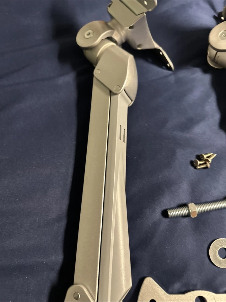 ergotron lx empilhamento vertical braço monitor duplo 18" pólo precisa de parafusos  - Imagem 4 de 4