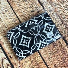 NWT! Vera Bradley Zip Around Wristlet - Concerto