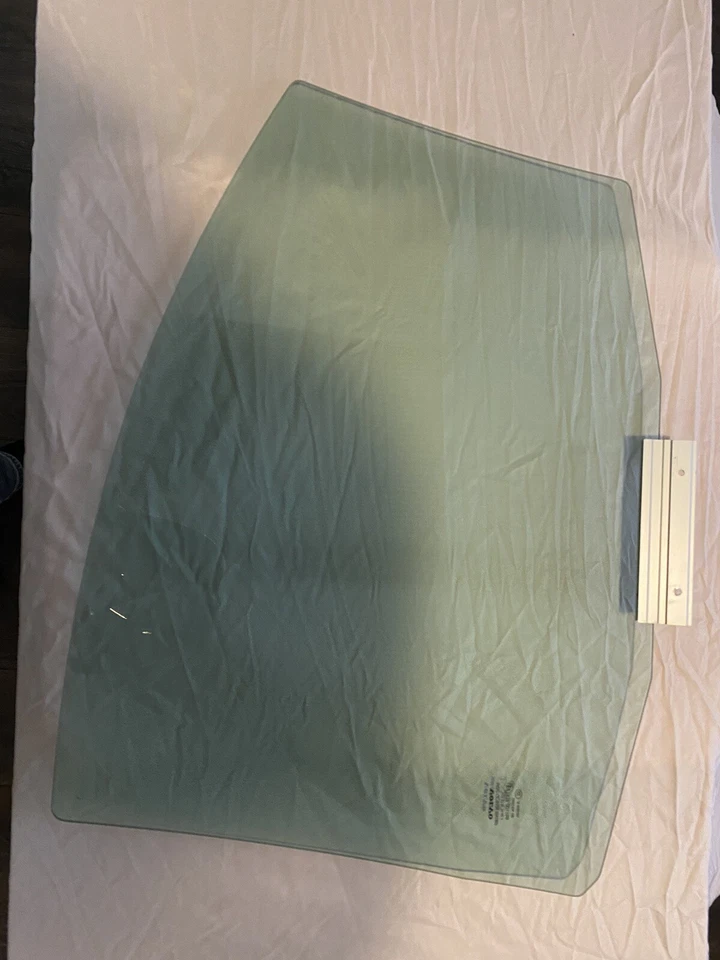 Serve para Volvo S60 4Dr Sedan 2001-2009 Vidro da Janela da Porta Traseira do Lado Direito do Passageiro. - Imagem 2 de 4