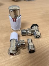 Thermostatic TRV Radiator Valves 1/2" x 15mm Angled Rad Valve - Brand New