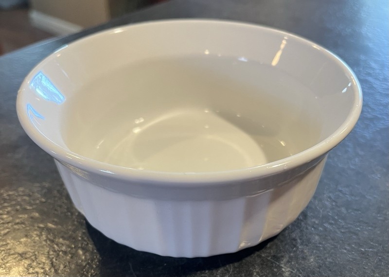 Corning Ware French White 16 oz Round Small Casserole Dish