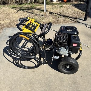 DEWALT DXPW61373 4000 PSI 3.5 GPM Gas Pressure Washer Wheel-Mounted