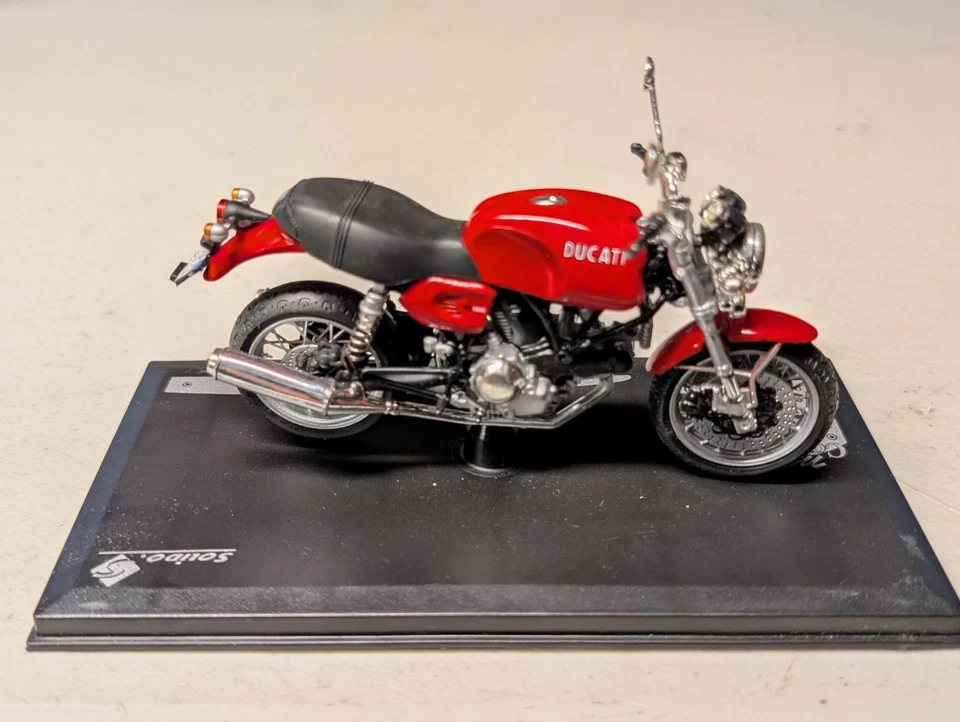 1/18 SOLIDO DUCATI SPORT CLASSIC GT 1000 RARE FROM FRANCE (NEW WITH SOME FLAWS) - Image 4 of 4
