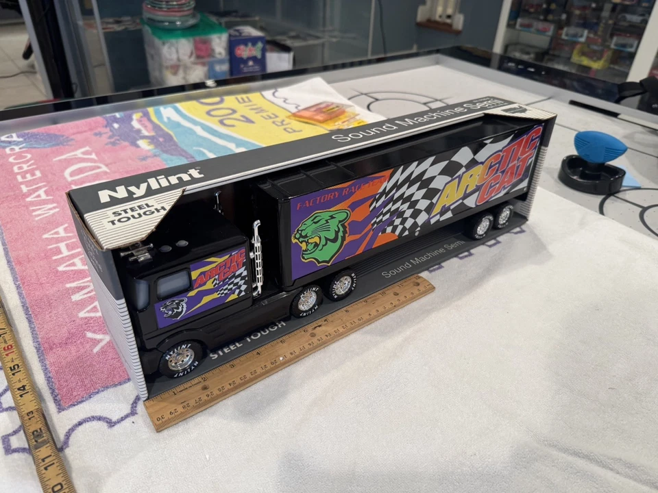 VINTAGE Nylint Semi Truck18 wheeler ARCTIC CAT SOUND MACHINE FACTORY RACE TEAM - Image 2 of 4