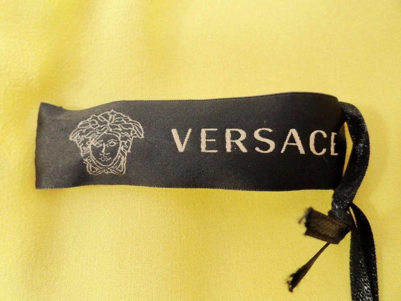 Abito maxi VERSACE Medusa logo giallo seta UK8 IT40 nuovo