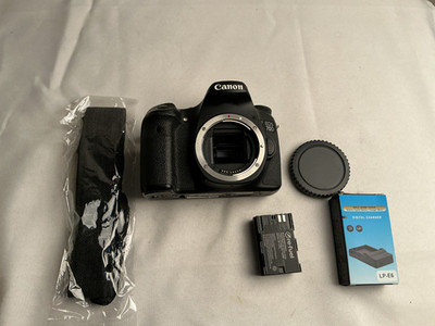 Canon EOS 70D 20.2MP Digital SLR Camera - Body Only READ