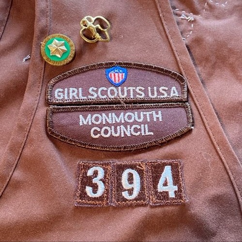 Girls Scouts USA Brownies Vest Pins Monmouth Council Y2K Brown Girls 14-16 - Picture 6 of 10