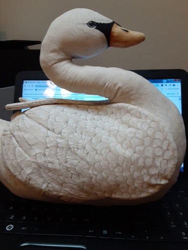 Beautiful Vintage Stuffed Swan - Picture 3 of 7