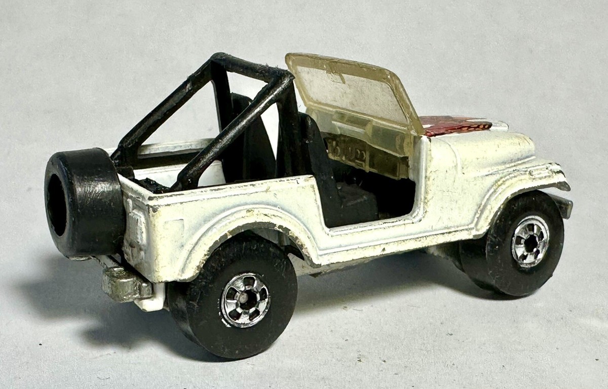 Vintage Mattel Hot Wheels - 1981 CJ-7 White Jeep Golden Eagle