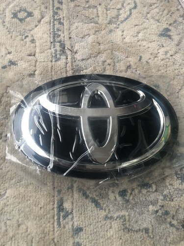 Toyota Corolla Front Grille Emblem Logo Radar 2016, 2017, 2018 53141-42021 ✅ - Picture 3 of 8
