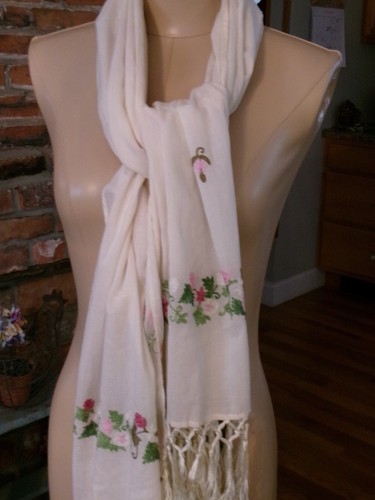 *Reduced* 2 NWT VINTAGE APRIL CORNELL FLORAL EMBROIDERED SCARVES SHAWL FRINGED - Picture 17 of 24
