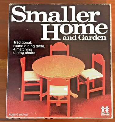 Tomy Smaller Home and Garden Doll House Round Dining Table & Chairs #2407