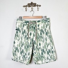 Patagonia Mens 30 Green Leaf Print Wavefarer Board Shorts 86555 Swim Trunks 9 In