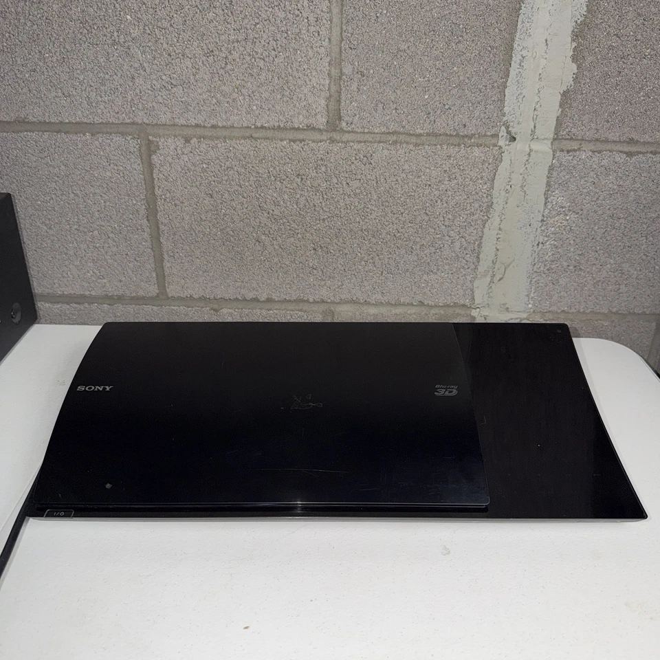 Receptor de cine en casa Sony HBD-N790W DVD 3D Blu-Ray sin control remoto ni HDMI.     s2 Foto 3 de 4