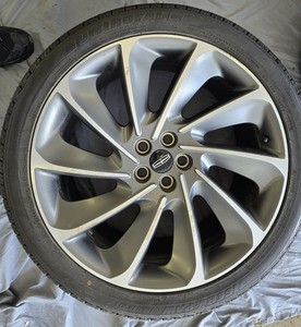 OEM 2023 Lincoln Nautilus 21" Wheels w/Uniroyal Tiger Paw Touring A/S