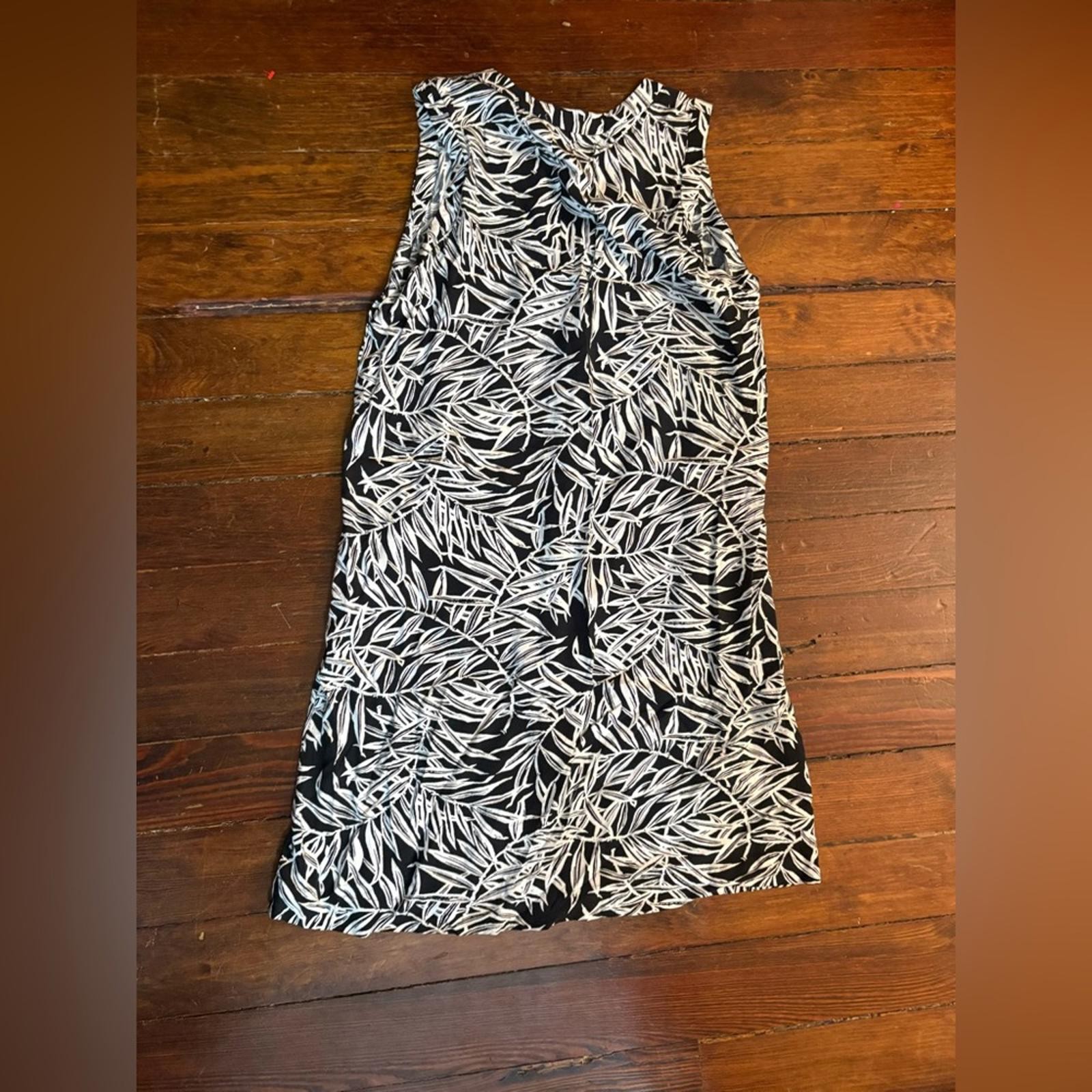 Loft Ann Taylor leaf pattern shift split neck dre… - image 4