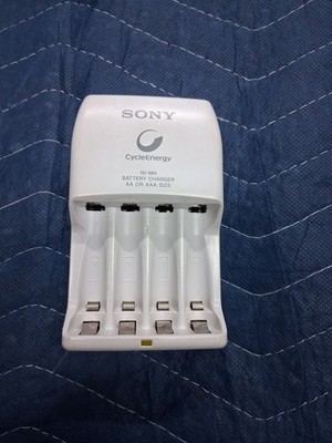 Sony Cycle Energy BCG-34HLD Ni-MH Battery Charger for AA & AAA Sizes, Tested