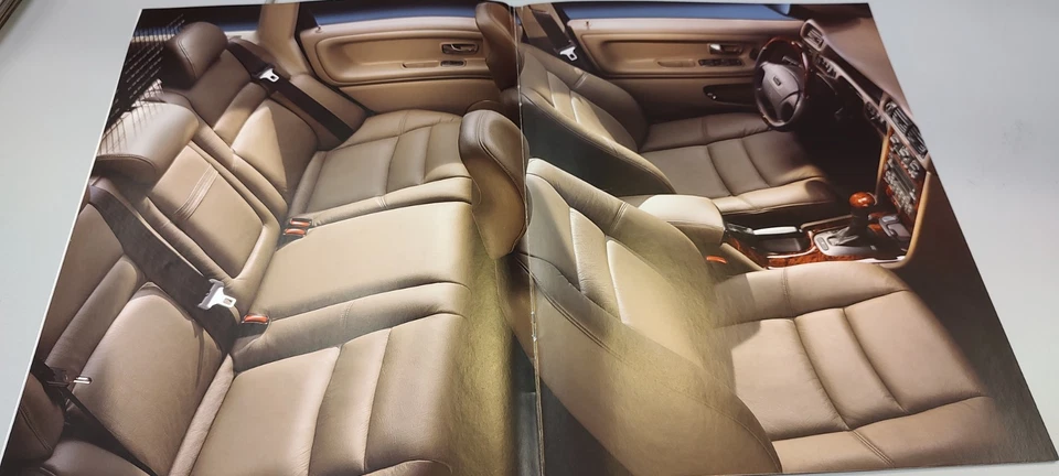 VOLVO V70 XC AWD CATALOGO DEPLIANT BROCHURE PROSPEKT - Immagine 4 di 4