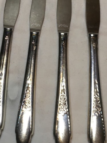 Lot 4 International Wm Rogers & Son "Gardenia" 1941 Silverplate Dinner Knives - Picture 9 of 10
