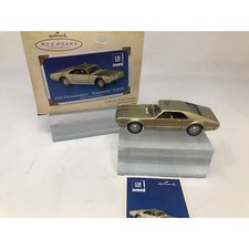 Hallmark Keepsake Ornament 1966 Oldsmobile Toronado Coupe American Cars 2001
