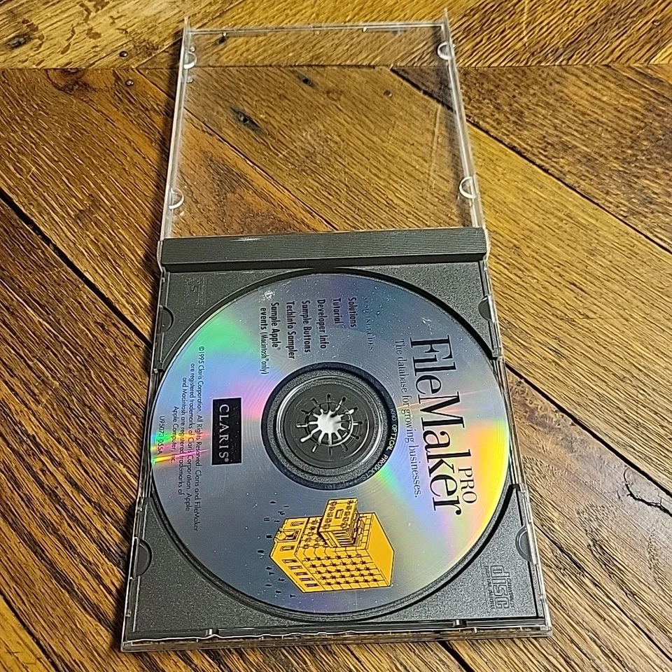 Claris Pro FileMaker 1995 PC MAC CD Software Powerful Data Management - Image 2 of 4