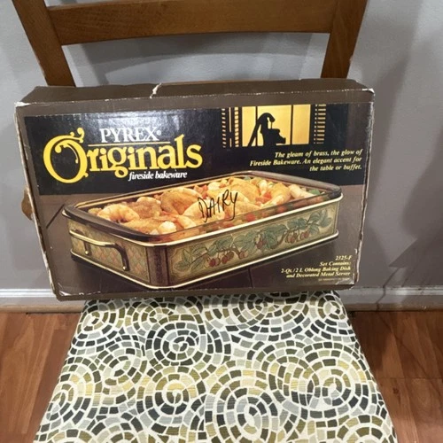Pyrex Originals Fireside Bakeware 2 Qt Brown Gold Casserole w/ Metal Server