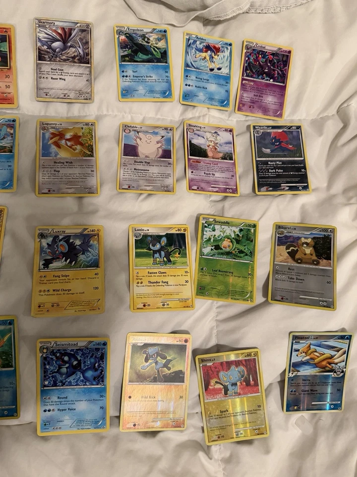 LOT OF 28 Vintage Pokémon TCG MIX OF HOLOS AND RARES 1996-2013 2-4 VALUE EACH  - Image 4 of 4