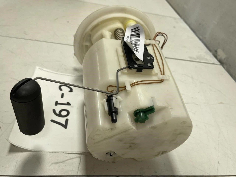 2011 SUBARU OUTBACK 3.6L 燃油气体泵罐原始设备制造商+ — 第 3/4 张图片