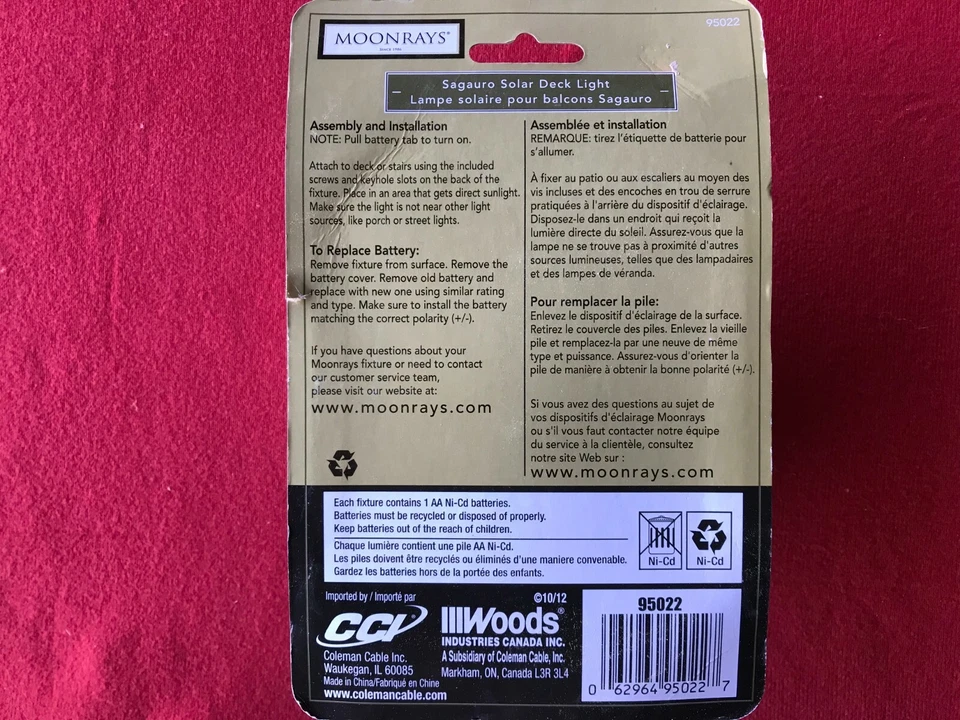 4-  Moonrays Outdoor Garden Solar Post Deck Fence Light Landscape Lamp 95002 - Image 2 of 3