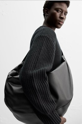 【新品未使用】レザー クロスボディ トートバッグ　【zara origins】 Zara Origins Black Leather Bag Limited Special Edition New