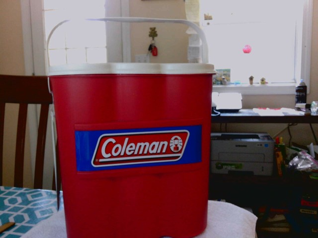 coleman 12 can chiller