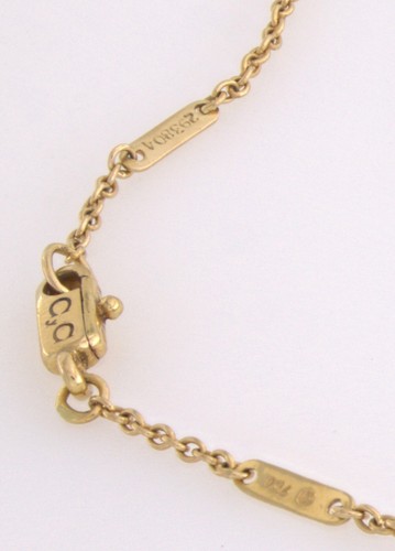 Carrera Y Carrera Diamond, Yellow Gold “Las Manos” Necklace - Picture 9 of 9
