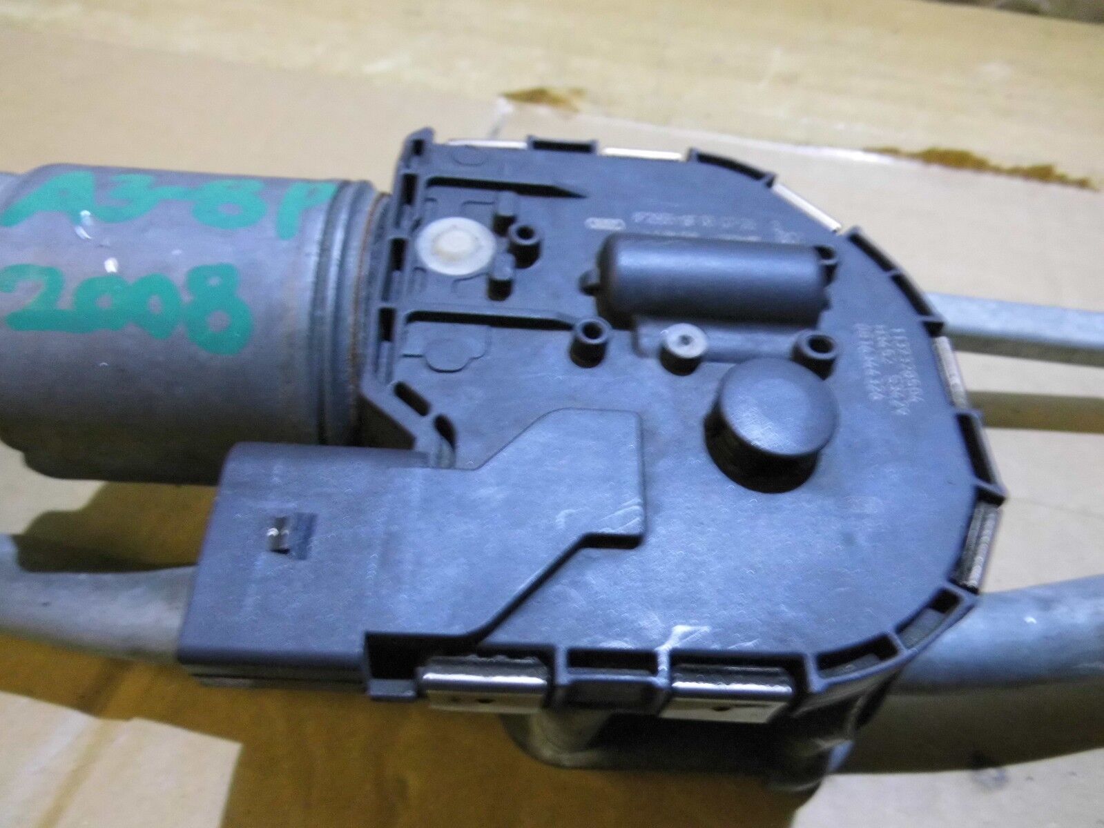 AUDI A3 8P FRONT WIPER MOTOR WITH LINKAGE 8P2955119F 8P2955023L 2004