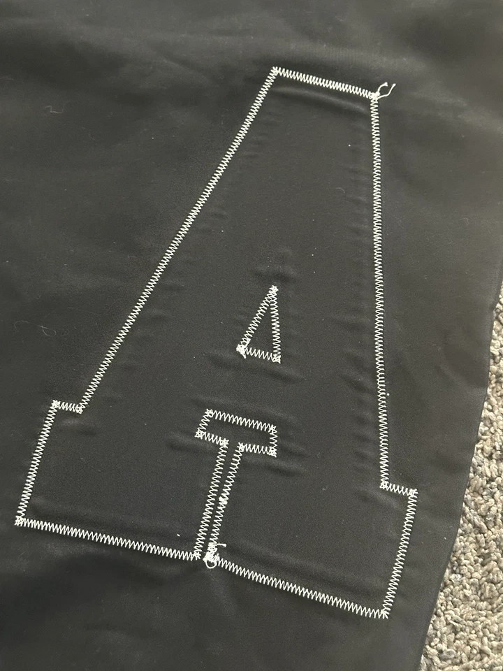 Bandeira vintage UNIVERSIDADE São Francisco "IBSA" INT'L BACHARELADO - Imagem 3 de 4