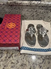 NIB Tory Burch Miller Size 8 Spark Gold Metallic Wrinkled Leather Sandals 90590