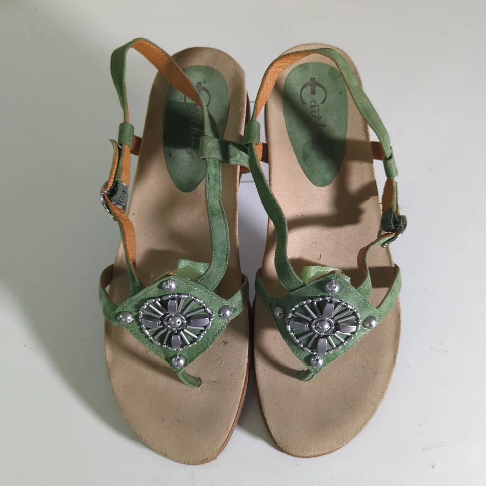Sandalias Earthies 10B Tello Cuero Verde Plata Medallón Planas Suroeste Foto 3 de 4