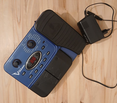 Behringer X V-AMP Multi Effekt Pedal Gitarreneffekt Prozessor mit OVP