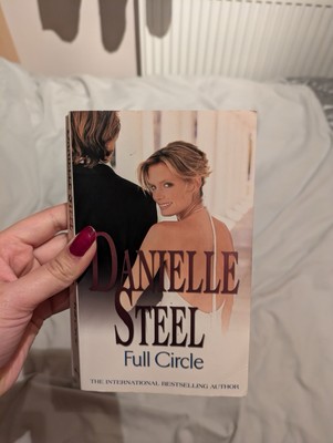 Full Circle An epic, unputdownable read Danielle Steel Paperback Easy Read 