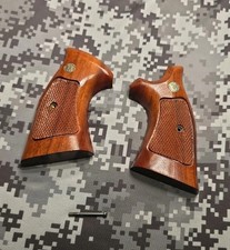 Vintage Factory Smith Wesson Sw K L Frame Checkered Wood Grip Set With Screw Vintage Factory Smith Wesson Sw K L Frame Checkered Wood Grip Set With Screw