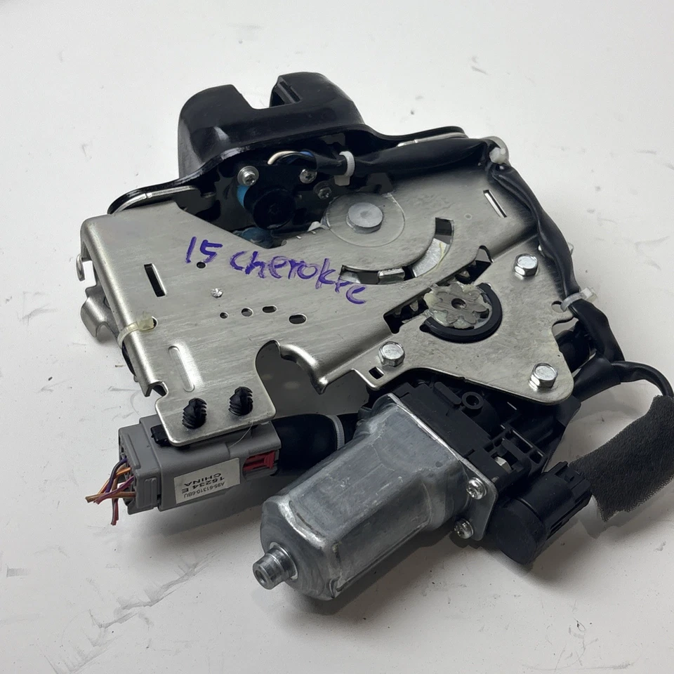 Jeep Cherokee 2015 actuador de bloqueo de puerta trasera con motor OEM Foto 4 de 4