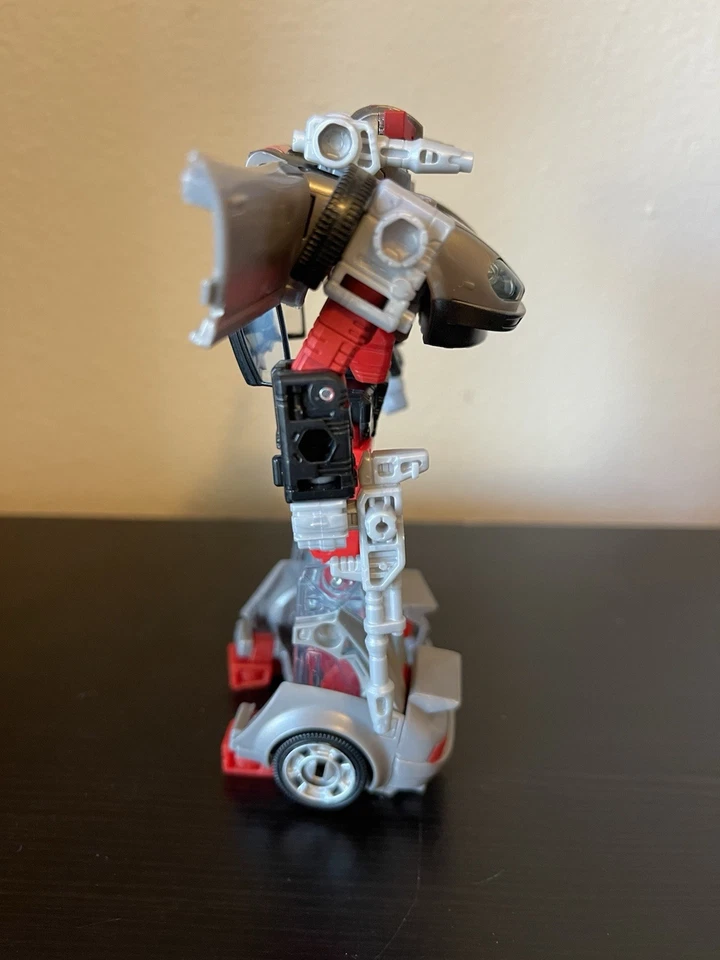 Transformers Generations Earthrise War for Cybertron Deluxe Bluestreak Figure - Image 4 of 4