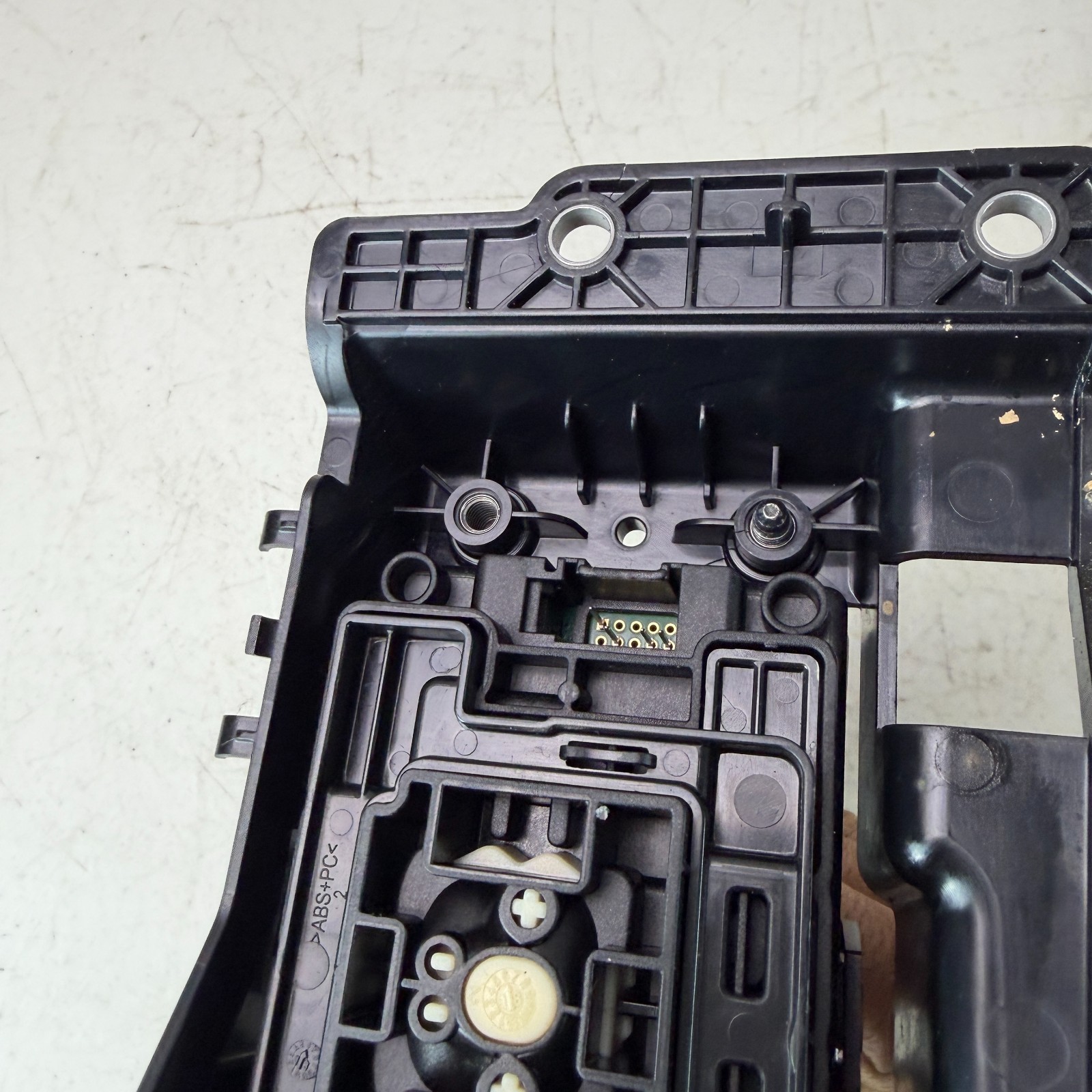 2017-2024 MASERATI LEVANTE AUTOMATIC TRANSMISSION GEAR SHIFTER 670105809 OEM
