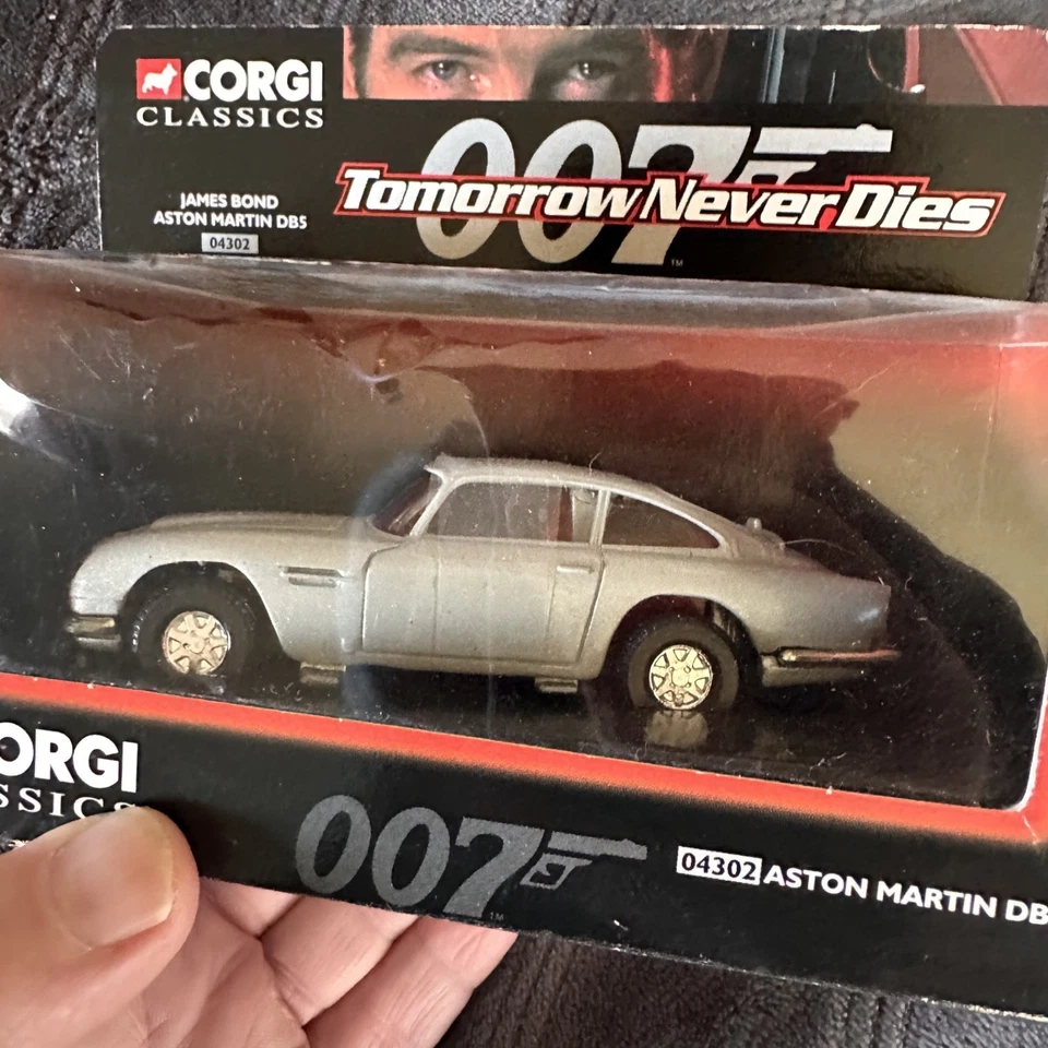 Corgi 04302 Classic James Bond 007 Aston Martin DB5 limited edition Boxed - Image 4 of 4