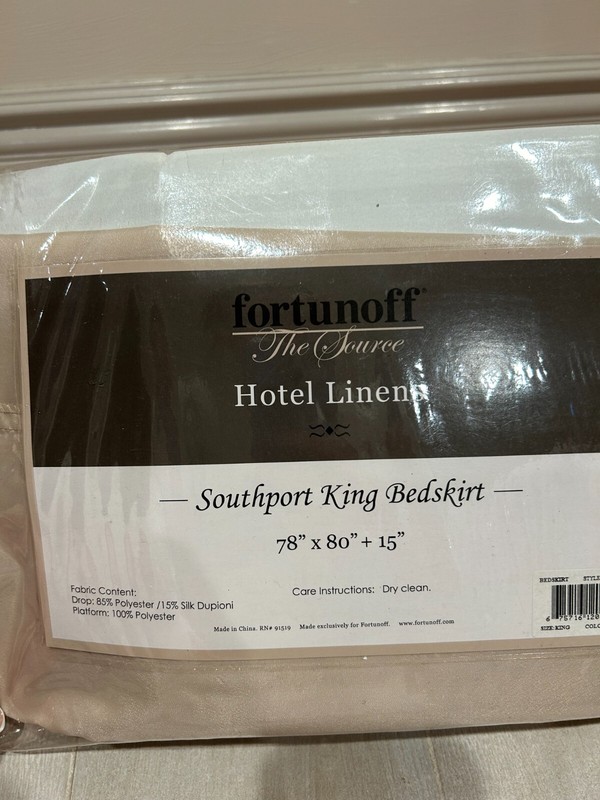 NWT Fortunoff The Source Hotel Linens Southport Green Silk Blend King Bedskirt