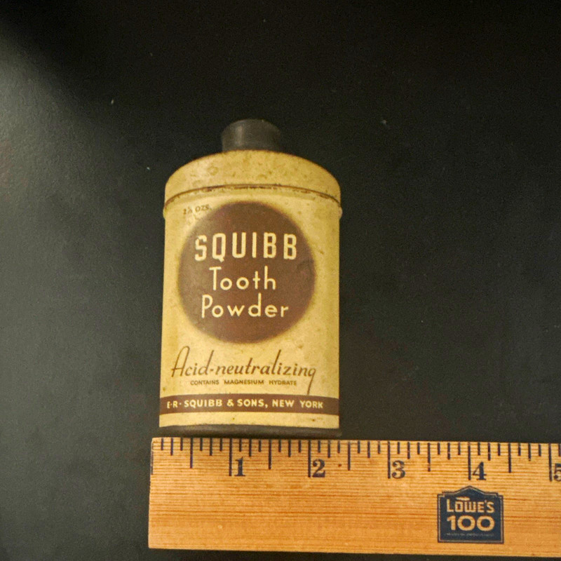 Squibb Acid-Neutralizing Tooth Powder Tin, Beige/Brown Talcum & Bath Theme